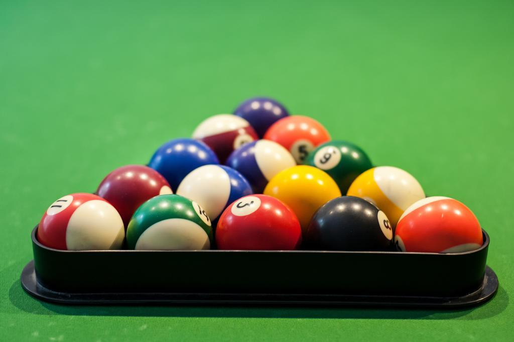 Pelikan Aleksandrów Łódzki Buitenkant foto