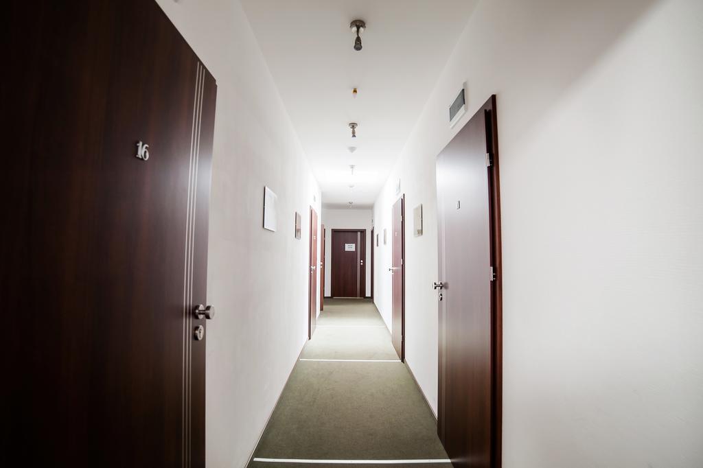 Pelikan Aleksandrów Łódzki Buitenkant foto